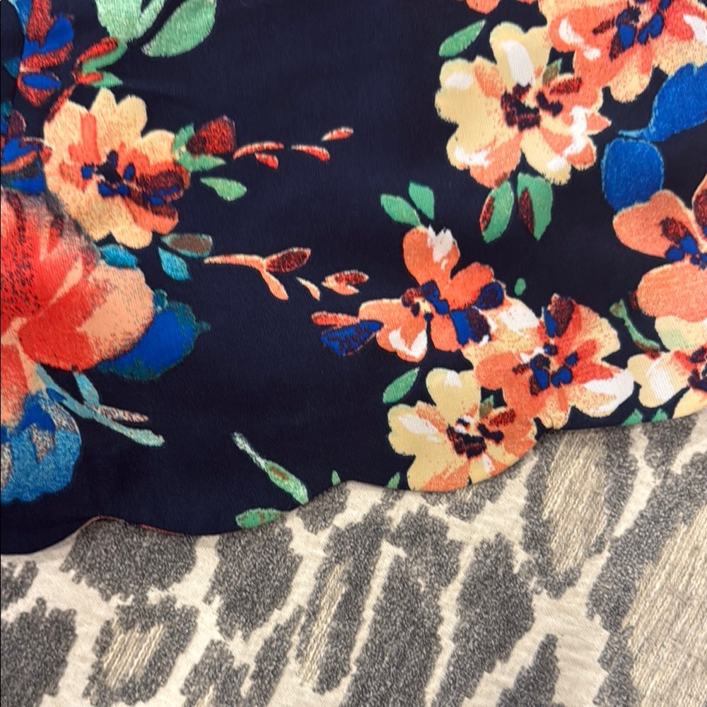 Floral Women's Shorts - Picture 5 of 6